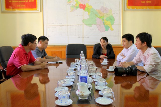 Buổi gặp gỡ giữa đại diện Hathanh Photoraphy và UBND huyện Văn Chấn