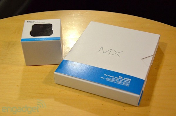 Dự kiến Meizu MX sẽ được bán ra trên thị trường vào đầu tháng 1/2012 với giá 470 USD. Hộp đựng Meizu MX và cục sạc qua cổng USB.