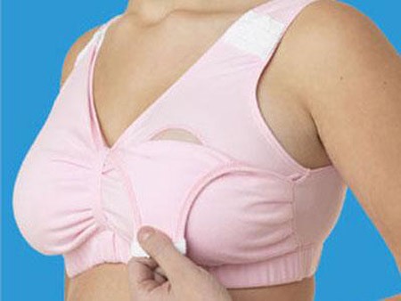 Các vi điện tử gắn trên áo ngực sẽ "mách nước" cho bạn gái thời điểm rụng trứng để tránh thai hiệu quả. Ảnh minh họa.