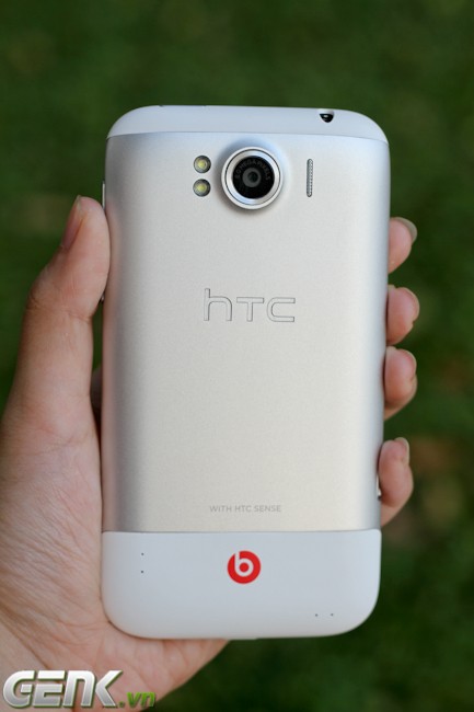 8 smartphone có thiết kế xuất sắc nhất 2011 ảnh 14