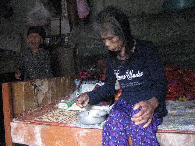 Bà Phương đã ăn được cơm sau khi bị bà chủ Trần Thị Tuyết Minh ép ăn 20 quả ớt tươi và uống nước nóng già đến phồng rộp mồm miệng
