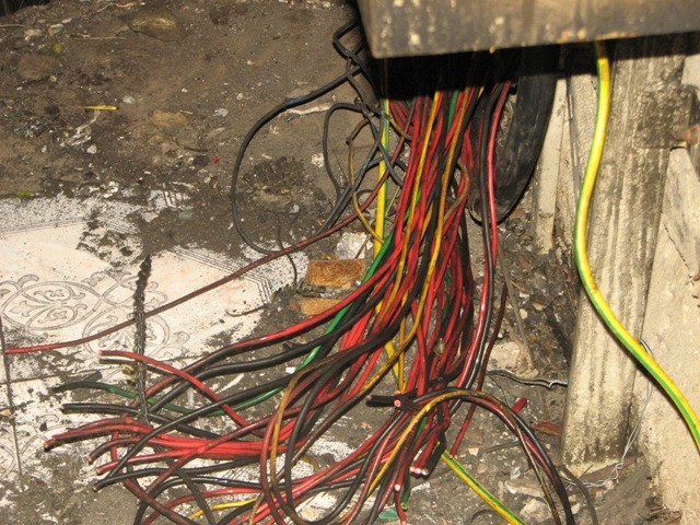 Phần còn lại của hệ thống dây dẫn điện