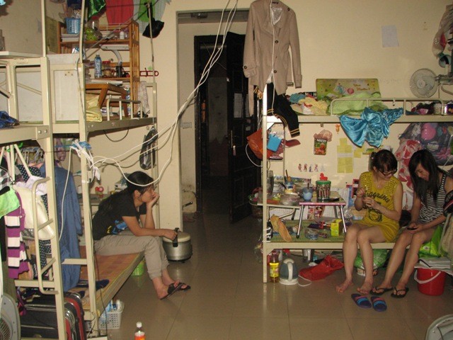 Sinh viên thuê trọ tại nhà 17 tầng Làng sinh viên Hacinco
