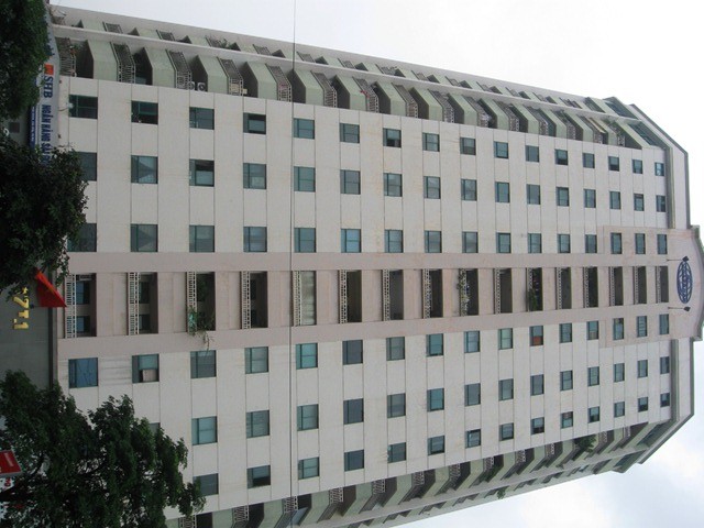 Tòa nhà 17T1 được khởi công xây dựng năm 2002 do Tổng công ty CP xuất nhập khẩu xây dựng Việt Nam -Vinaconex làm chủ đầu tư tại khu đô thị mới Trung Hòa - Nhân Chính, quận Cầu Giấy, Hà Nội.