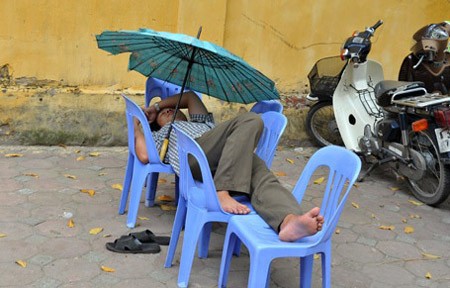 Một phong cách ngủ rất Việt Nam.
