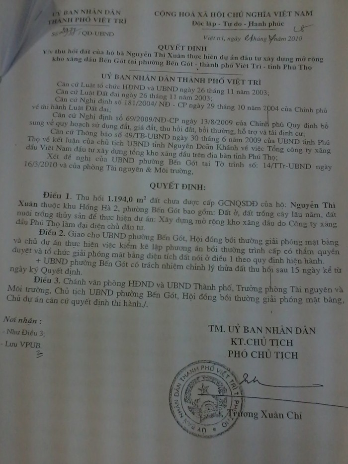 Quyết định thu hồi đất của UBND Tp. Việt Trì đối với gia đình bà Nguyễn Thị Xuân để mở rộng kho xăng dầu