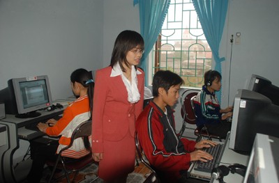 Việt Anh trong lớp giảng dạy CNTT cho người khiếm thị