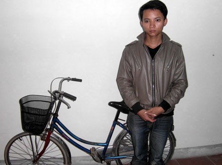 Tên trộm Lương Trọng Hậu bị phóng viên Minh Thùy tóm gọn