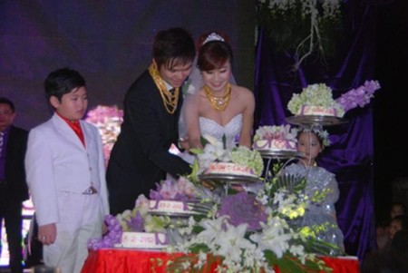 Đám cưới xa xỉ tại Hà Tĩnh cũng không kém cạnh về sự chơi trội