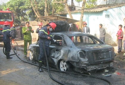 Các vụ cháy xe xảy ra liên tiếp vẫn chưa tìm được nguyên nhân khiến người dân lo lắng.