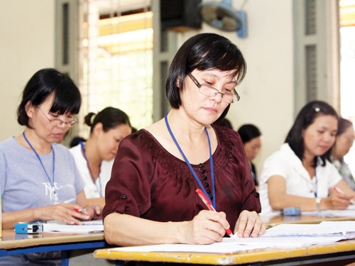 Chấm thi môn văn tại Trường ĐH Sài Gòn - Ảnh: Đào Ngọc Thạch
