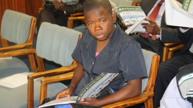 Maud Chifamba - người Zimbabwe, 14 tuổi là sinh viên trẻ nhất ở khu vực miền Nam châu Phi.