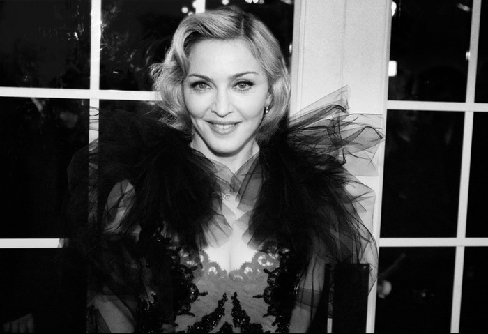 Madonna kiêu sa khi đi tiệc. Mới đây, trong một buổi dạ tiệc, Madonna khiến mọi người đều bất ngờ trước phát ngôn thẳng thắn của cô: "Tôi thích Britney Spears hơn là Lady Gaga" khi được hỏi về hai nữ ca sỹ đình đám này.