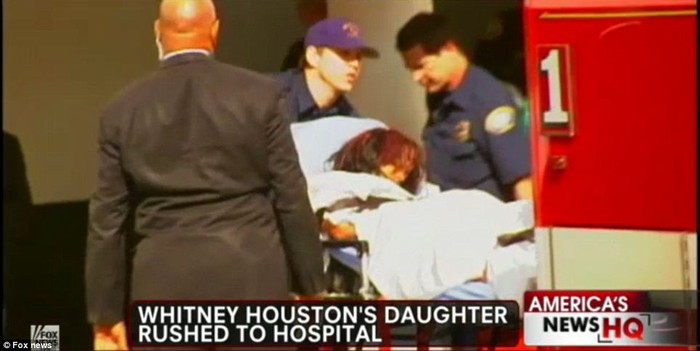Con gái duy nhất của Whitney Houston - Bobbi Kristina Brown đã được đưa tới bệnh viện ngay sau khi siêu sao nhạc Pop thế giới - mẹ của cô được tìm thấy đã chết. Nguyên nhân chính xác của trường hợp này hiện chưa rõ, nhưng báo cáo ban đầu nói rằng cô đang khủng hoảng trầm trọng sau cái chết của mẹ.