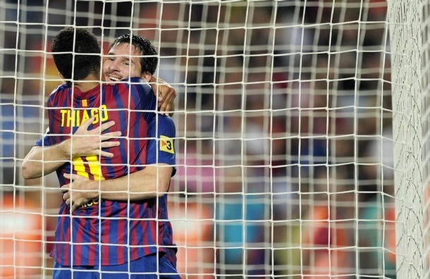 Chính Thiago Alcantra là cầu thủ tạo điều kiện cho Messi ghi bàn.