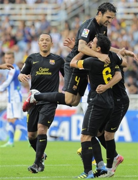 Nhưng Barca đã thể hiện họ là một đội bóng lớn khi vượt lên dẫn trước 2-0 nhờ công của Xavi và Fabregas.