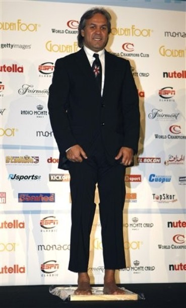 Giggs, Zanetti, Gullit xắn quần 'khoe' chân ở Monaco ảnh 14
