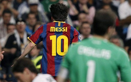 Messi "hành xác" Iker Casillas nhiều nhất.