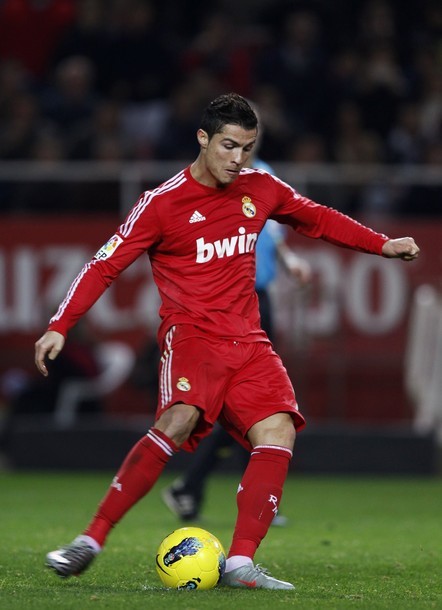 Ronaldo hiện đã có 20 bàn thắng ở La Liga 2011/12 và đang tạm dẫn đầu danh sách "Vua phá lưới".
