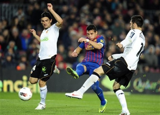 Barca tấn công phủ đầu đội khách, nhưng lại bị thủng lưới trước.