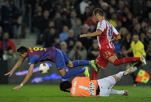 Nhưng không may cho Barca là A.Sanchez dính chấn thương.