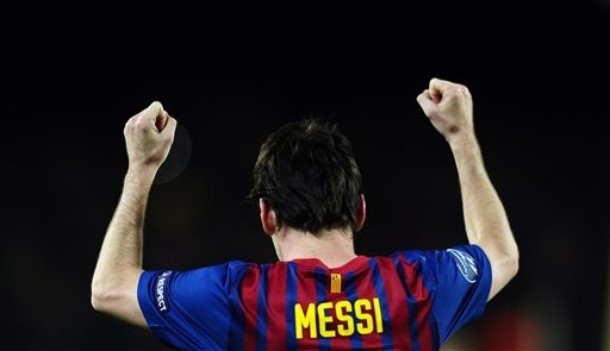 Messi lại hoàn thành nhiệm vụ. Anh phá luôn kỷ lục ghi 12 bàn/mùa Champions League của Van Nistelrooy.