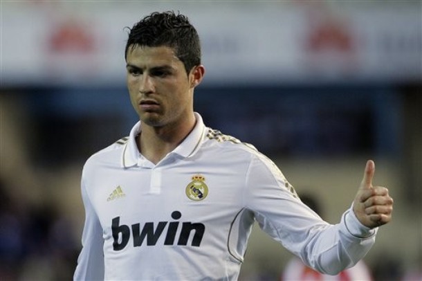 Hiện Ronaldo đã có 40 bàn thắng ở La Liga, vượt lên dẫn Messi 1 bàn trong cuộc đua giành Pichichi.
