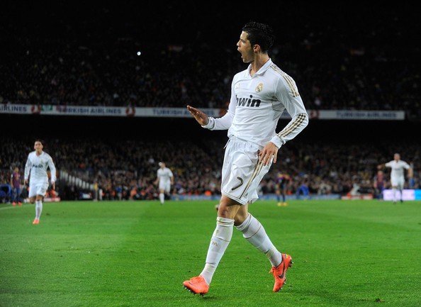Ronaldo "đốt lưới" Barca.