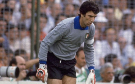 Tại VCK Euro 1968, Dino Zoff chỉ lọt lưới 2 bàn sau 7 trận đấu.