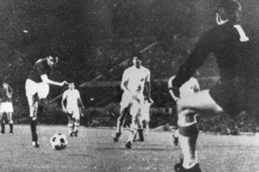 Dragan Dzajic, ngôi sao xuất sắc nhất của Nam Tư ở VCK Euro 1968.