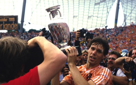 Marco van Basten là nhân tố quan trọng trong việc giúp Hà Lan vô địch Euro 1988.