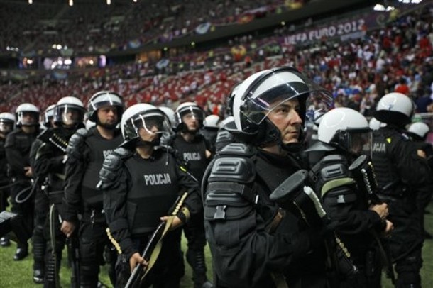 Cảnh sát sẽ còn rất nhiều việc để làm trong thời gian tới để đảm bảo cho Euro 2012 diễn ra một cách an toàn.