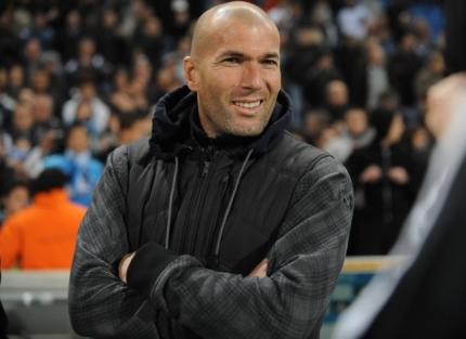 Zidane sắp trở thành HLV đội trẻ Real Madrid.