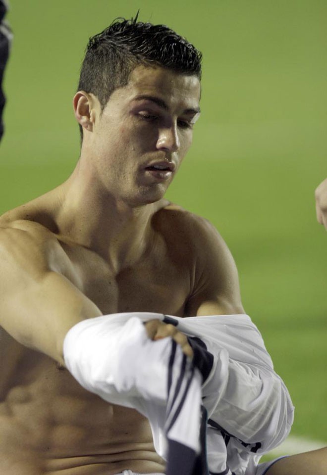 Ronaldo vẫn cố gắng thi đấu.