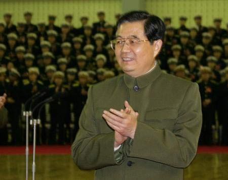 Ông Hồ Cẩm Đào quyết định rời ghế Chủ tịch Quân ủy Trung ương được dư luận đánh giá cao