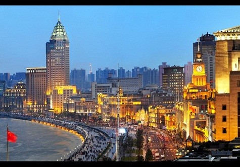 14. Thượng Hải Thượng Hải là thành phố được xem là mới mẻ và năng động. Nó là điểm ngắm của việc phát triển của kinh tế Châu Á, dự kiến sẽ thu hút 7,5 triệu khách du lịch trong năm con rồng.
