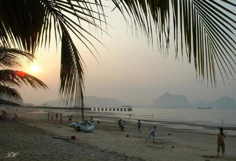 Bãi biển Bãi Cháy, Quảng Ninh. Ảnh: Internet