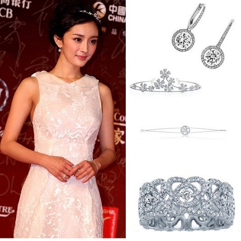 Bộ trang sức màu bạc mảnh dẻ và tinh tế khiến Dương Mịch xinh đẹp và trong sáng như một nàng công chúa.