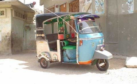 Pakistan Tuk tuk là phương tiện giao thông phổ biến tại các thành phố của Pakistan, nó chủ yếu được dùng để di chuyển những quãng đường ngắn trong thành phố. Lahore là trung tâm sản xuất tuk tuk ở Pakistan.