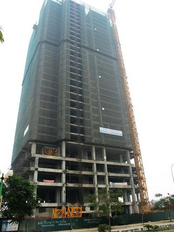 Tòa tháp cao nhất 45 tầng ngay cả phần thô còn chưa hoàn thiện.