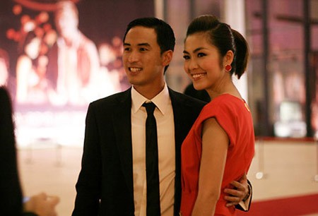 Tăng Thanh Hà và Louis Nguyễn bắt đầu xuất hiện cùng nhau ở một sự kiện thời trang nổi tiếng vào năm 2010