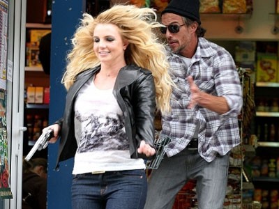 Hôm 18/9 vừa qua, Britney Spears đã quay những cảnh quay cho MV “Criminal” tại London