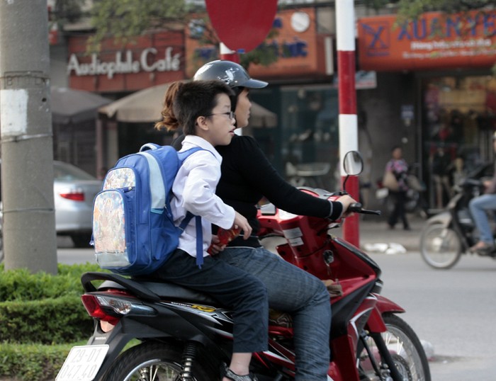 Những cảnh như thế này không khó gặp trên các đường phố Hà Nội