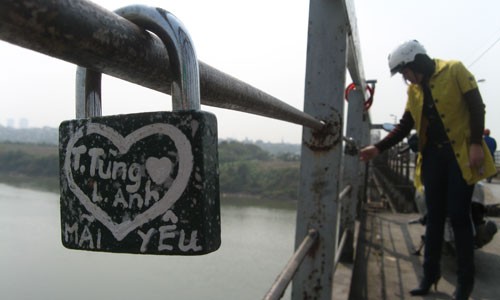 Cầu Long Biên còn có một tên gọi khác: ""Nơi bắt đầu và nơi kết thúc" - Ảnh: Internet