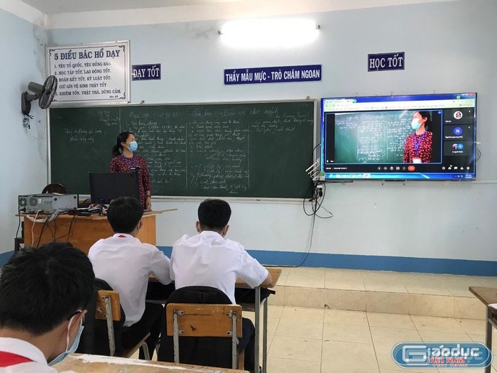 Phòng dạy học kết hợp trực tiếp - trực tuyến tại Trường Trung học cơ sở Bưng Riềng, Xuyên Mộc, Bà Rịa – Vũng Tàu