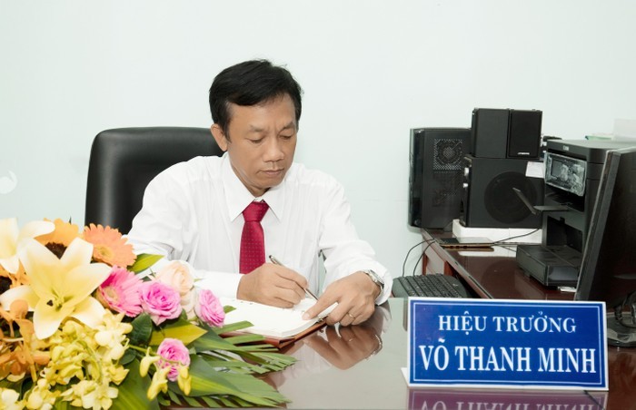 Thầy Võ Thanh Minh hiệu trưởng trường Trung học phổ thông Xuyên Mộc.