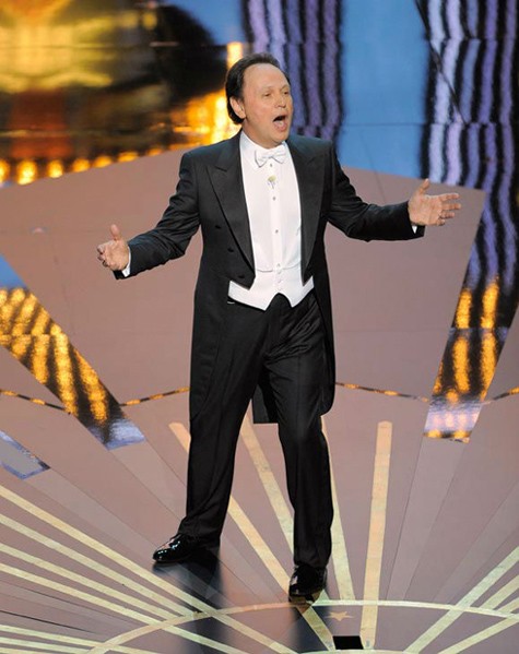 Billy Crystal - MC hài hước của đêm trao giải Oscar 2012.