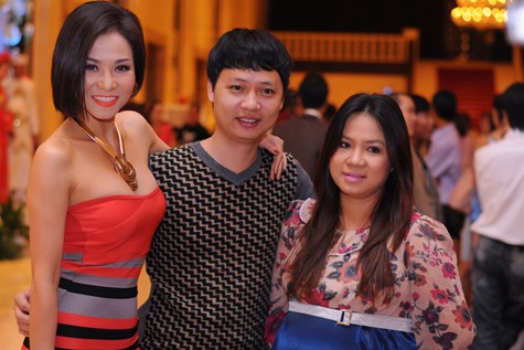 Thu Minh gặp gỡ vợ chồng nhạc sĩ Nguyễn Hải Phong.