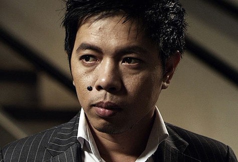 Thái Hòa một mình đóng hai vai trong phim "Long Ruồi".