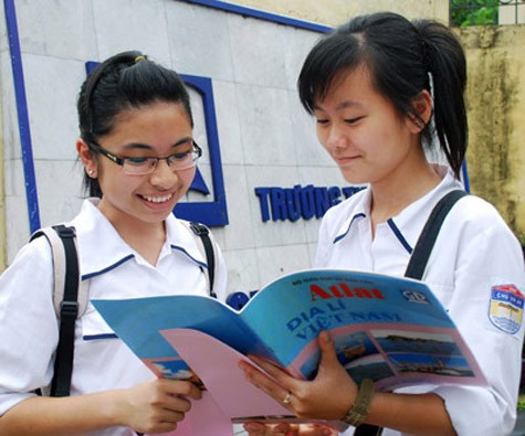 Atlat Địa lí Việt Nam vẫn là một phương tiện hữu hiệu trong quá trình dạy, học và kiểm tra đánh giá, đáp ứng chương trình chuẩn và phù hợp với sách giáo khoa.